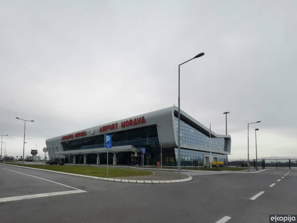 Dograđuje se aerodrom Morava - U planu nova platforma, rulna staza, parking za posetioce i tehnički blok, traže se projektanti