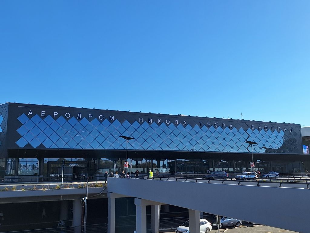 Da li će putnici kojima su u nedelju otkazani i kasnili letovi na beogradskom aerodromu dobiti nadoknadu