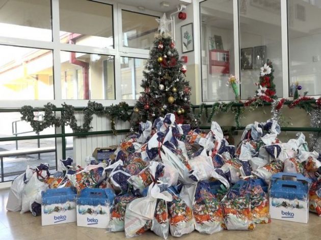Humani ATV Djeda Mrazovi podijelili oko 350 paketića i donirali didaktičku opremu za resursne centre u Podgorici