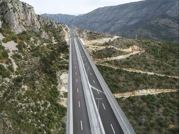 Izgradnja autoputa od velikog značaja za saobraćajnu povezanost CG i Srbije - Zbog pojačane tražnje za kargo uslugama neophodna i rekonstrukcija pruge
