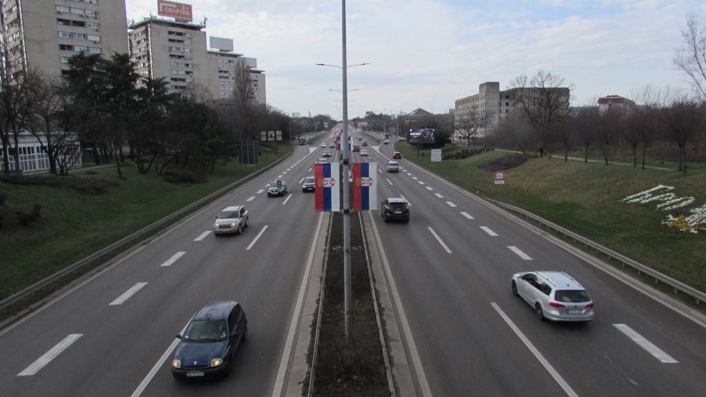 Autoput kroz Beograd i zvanično motoput - Maksimalno ograničenje brzine 100 kilometara na sat