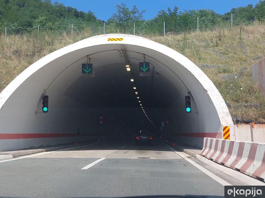 Predstavljen Vodič za bezbednu vožnju u tunelima na autoputevima u Srbiji