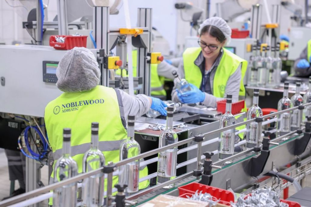 U fabrici u Nikšiću od otvaranja proizvedeno preko 2,6 miliona boca prestižne votke Beluga