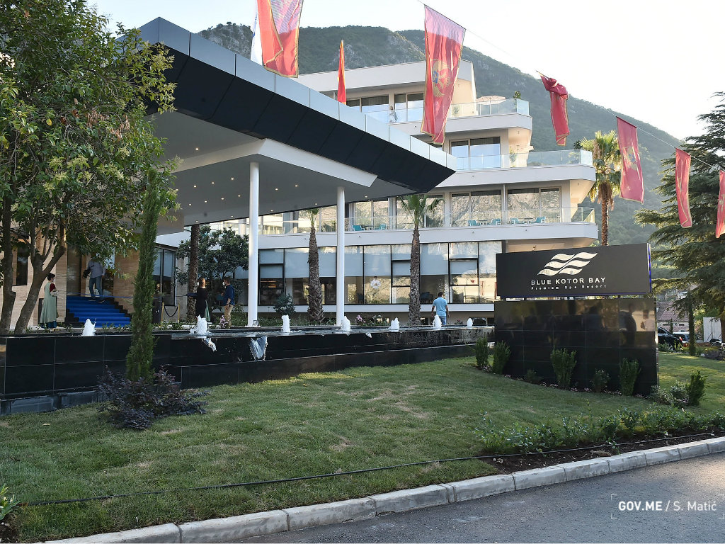 Dolaskom Hajat brenda povećava se broj zaposlenih u Kotor Bayu - U toku proširivanje smještajnih kapaciteta, bazena, restorana i izgradnja kongresnog centra