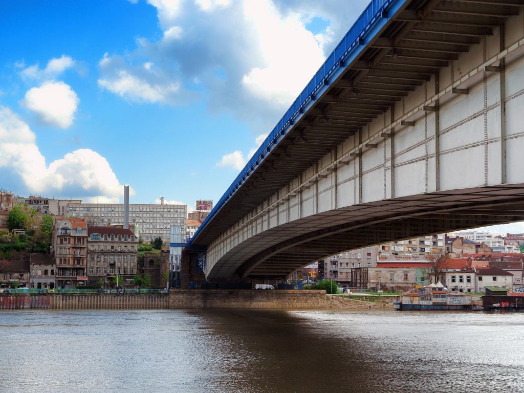 Der Sava-Flussmonitor für Besucher in Belgrad geöffnet