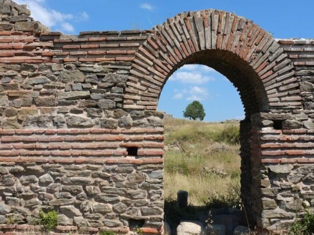 Überreste eines Aquädukts und zweier Dämme in Justiniana Prima entdeckt