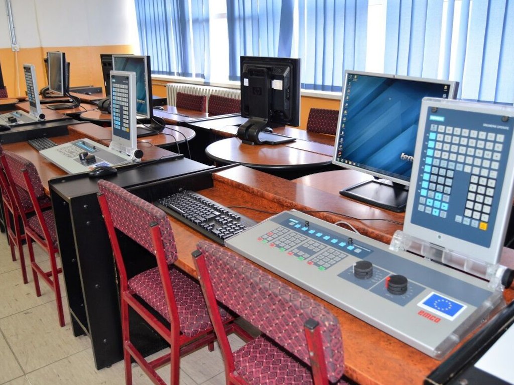 Centar srednjih škola Ivo Andrić u Prnjavoru dobio tri CNC simulatora