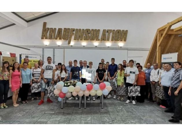 Predstavnici Knauf Insulation darovali đake generacije u Surdulici i Vladičinom Hanu