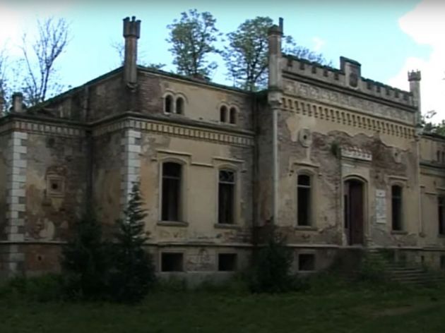 Devastirani dvorci u Vlajkovcu i Velikom Središtu kod Vršca čekaju obnovu
