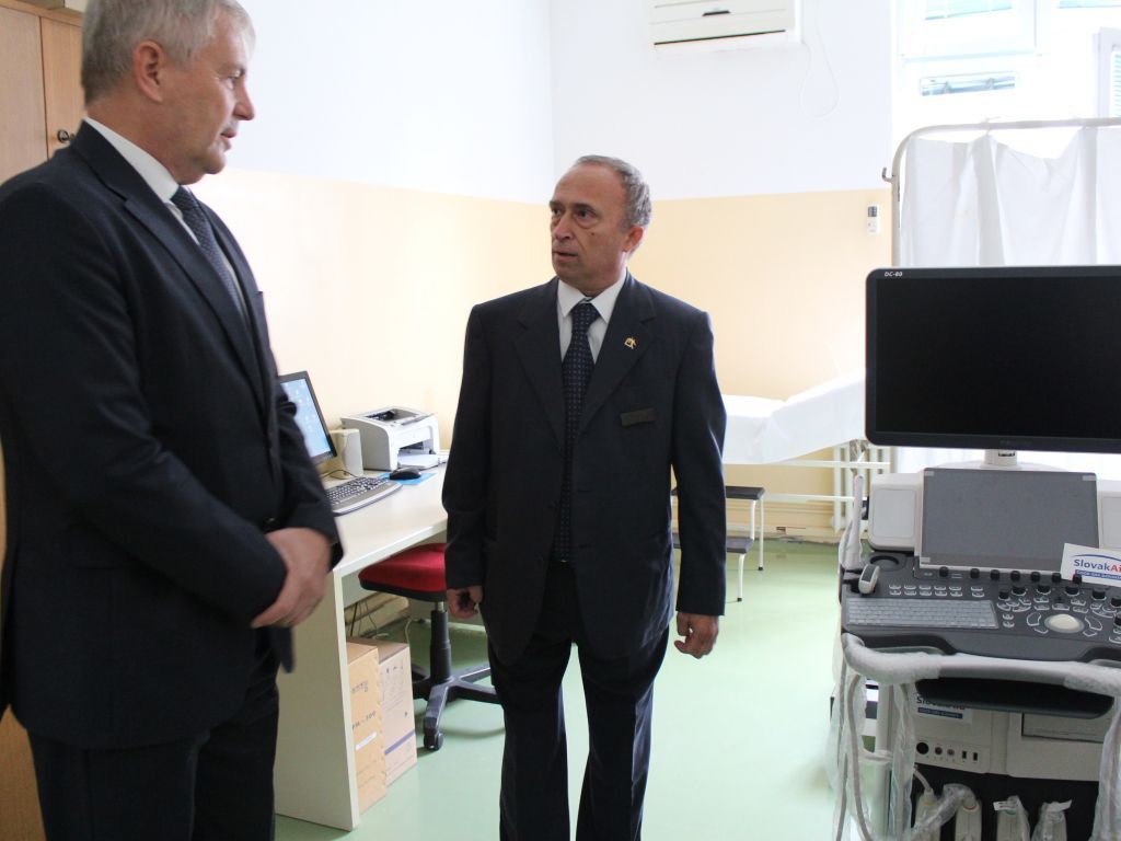 Ambasada Slovačke donirala ultrazvučni aparat Institutu za medicinu rada "Dr Dragomir Karajović"