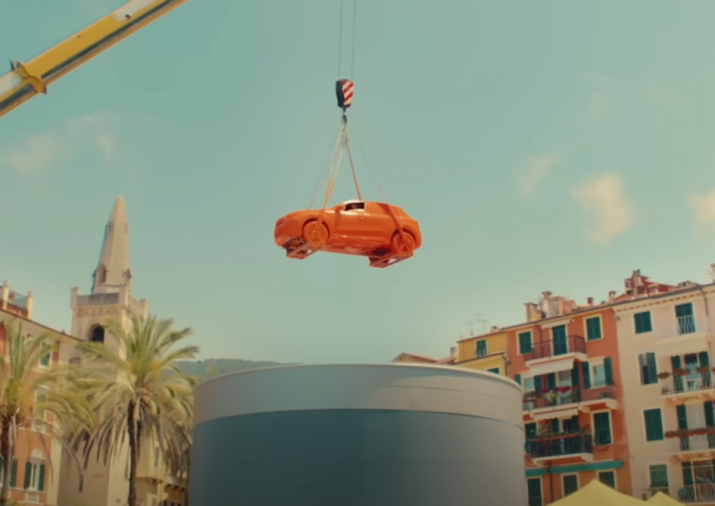 Fiat više neće bojiti nove automobile u sivu boju - Model "600e" narandžast (VIDEO)