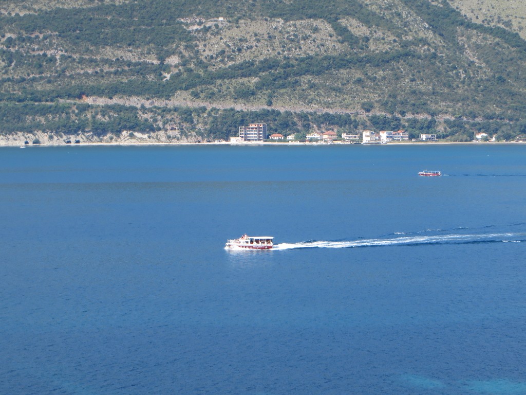 Loša autobuska veza Trebinja i Jadranske obale - Glavni problemi slabo interesovanje putnika i teški uslovi za dobijanje dozvole