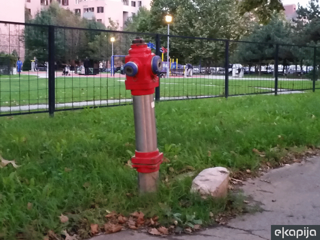 Traži se izvođač radova spoljne hidrantske-protivpožarne mreže u novosadskom univerzitetskom kompleksu
