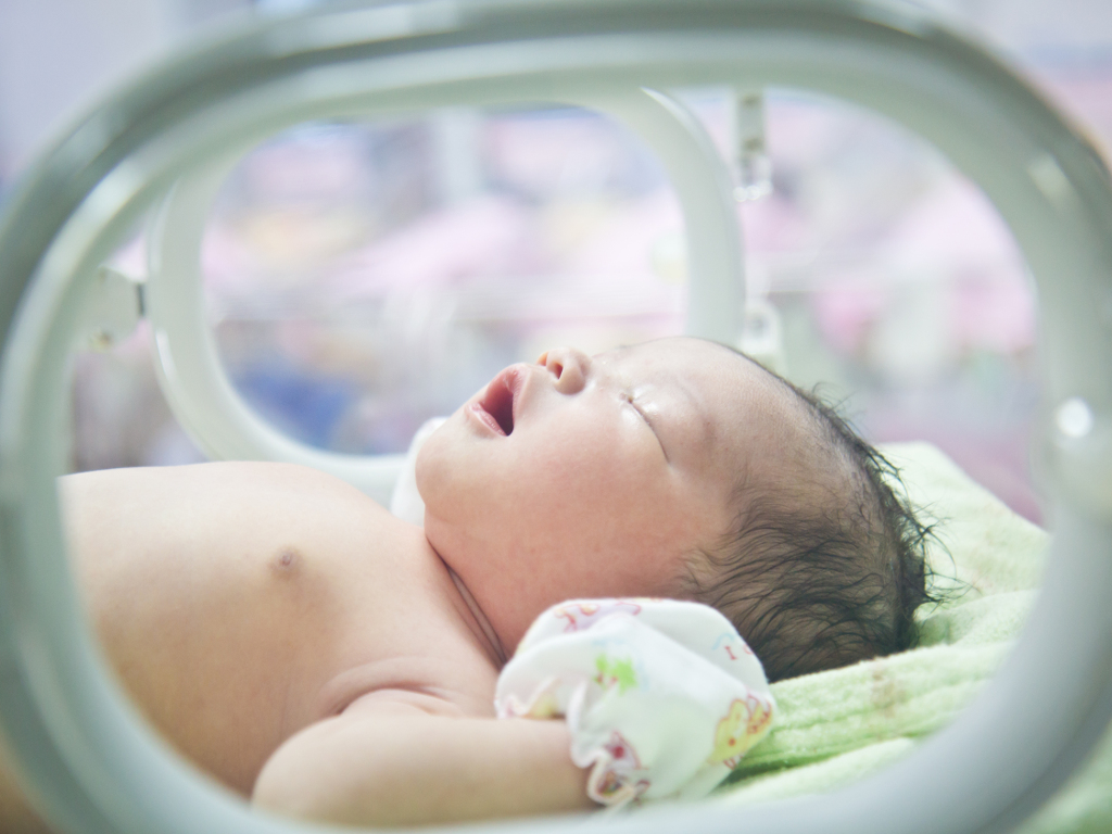 UNICEF isporučio dva inkubatora Institutu za neonatalogiju u Beogradu