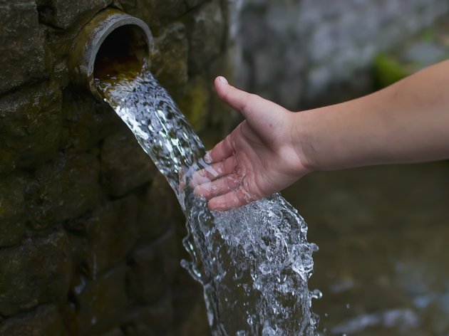 Osmišljena metoda pomoću koje magneti čiste kontaminiranu vodu