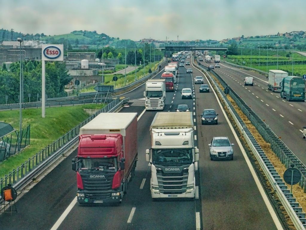 Evropski parlament odobrio nametanje smanjenja emisije gasova za proizvođače kamiona i autobusa - Od 2035. bez zagađenja