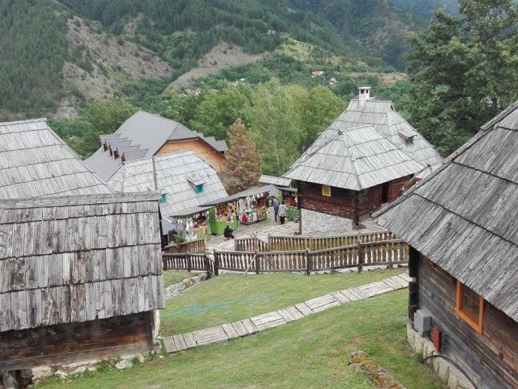 Put od Mitrovca na Tari do Mokre Gore gotov do početka avgusta - Saobraćajnica koja spaja dve turističke destinacije povećala interesovanje gostiju za posete