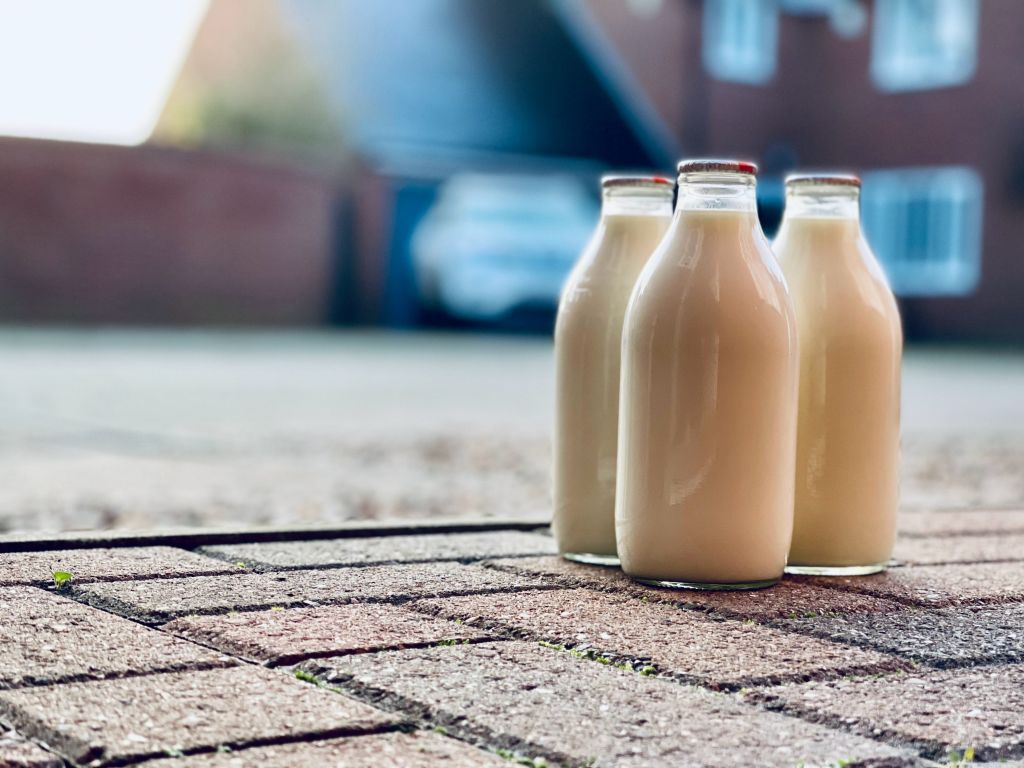 Domaći farmeri traže uvođenje prelevmana na mlijeko iz Srbije