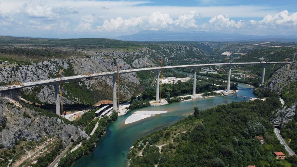 Gradnja najvećeg mosta u BiH je pri kraju, neki se plaše "drastičnih promjena"