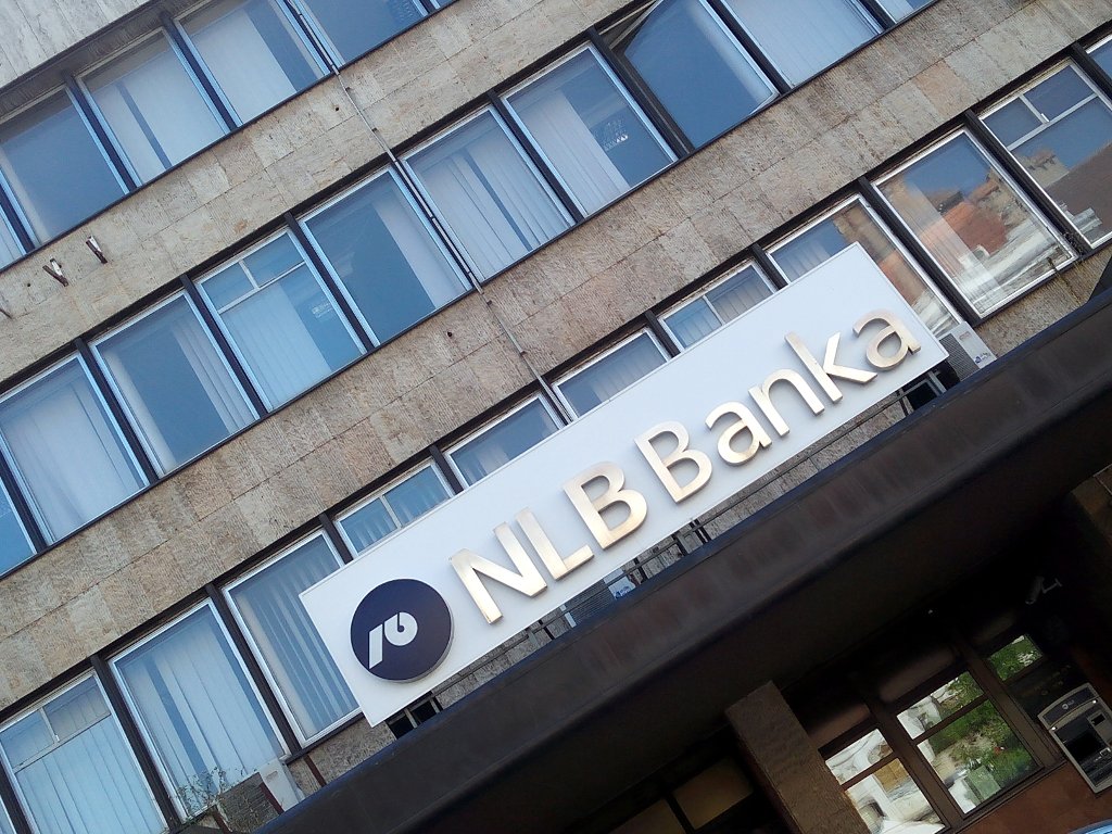 Vlada Slovenije na pritisak EK donela novu odluku o prodaji NLB banke