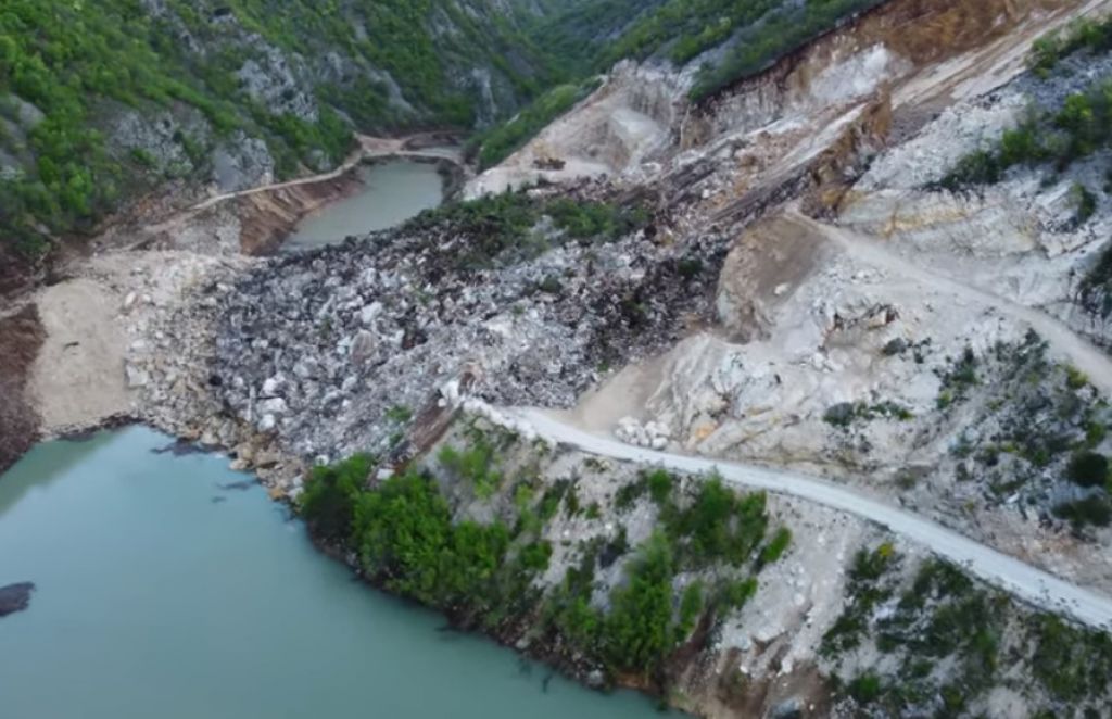 Odron u kamenolomu HP Investinga kod Mostara - Istraga u toku, razmjere štete još nepoznate (VIDEO)