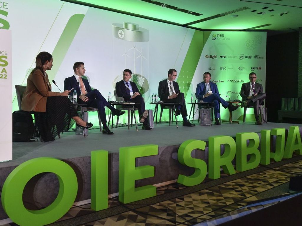 OIE Srbija 2022: EBRD želi 50% zelenih projekata u Srbiji, a šta kažu domaći bankari