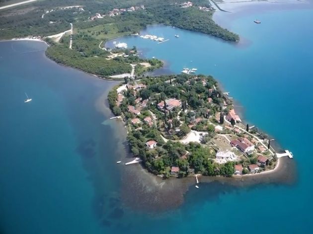 Preispituje se plansko rješenje za područja Ostrva cvijeća, Kalardova i Brdišta - Do izrade novog dokumenta zabranjena gradnja u ovom dijelu tivatskog zaliva