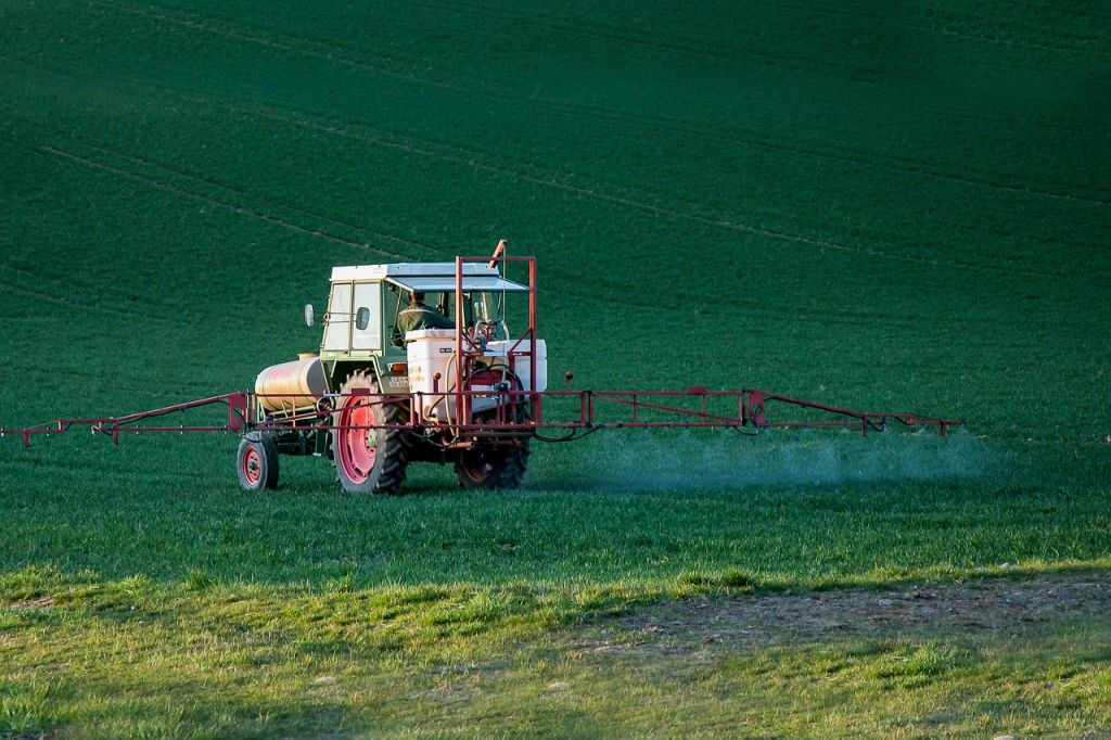 U Srbiji niko ne kontroliše upotrebu pesticida?