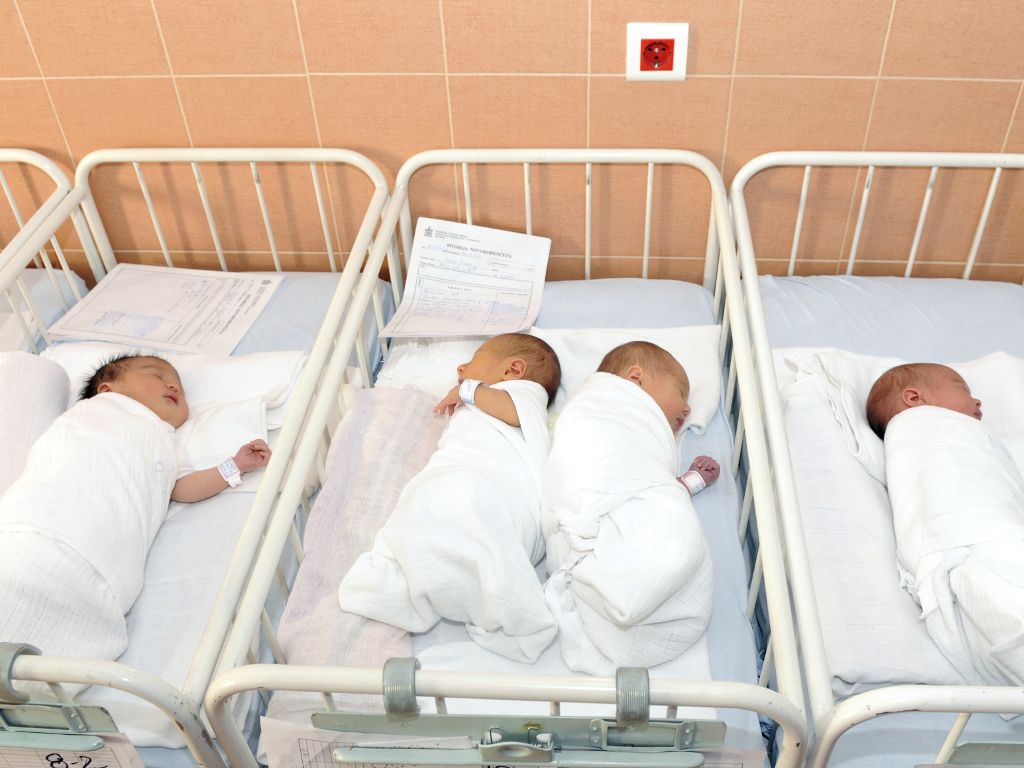 Beogradska porodilišta dobila opremu u vrednosti od 4 miliona dinara