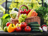 Domaće voće i povrće obara cene - Kratkoročna finansijska injekcija, kako do dugoročne koristi?