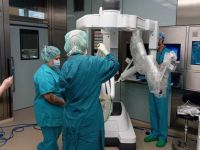 Bečki hirurzi operišu pomoću robotskog sistema "Da Vinči" - U Beograd još nije stigao, uprkos informaciji da je odavno kupljen (VIDEO)