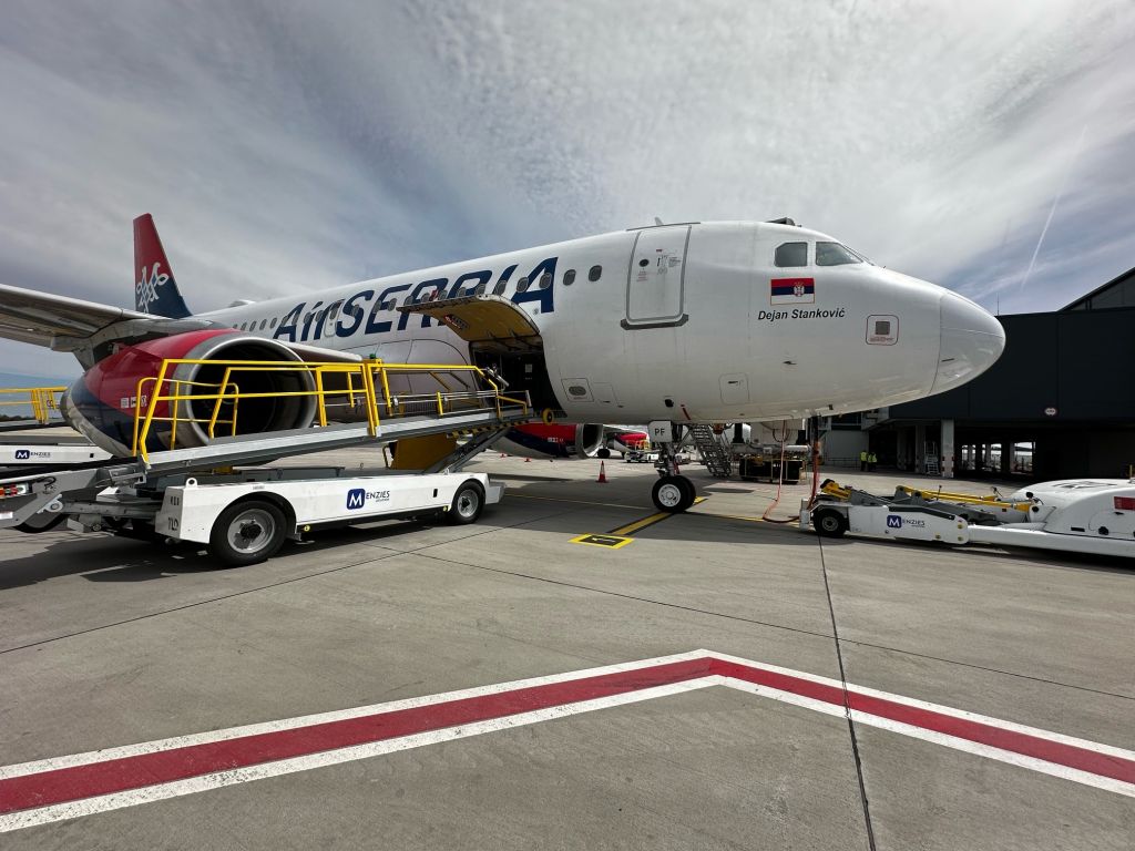 Air Serbia i Menzies Aviation obavili prvu u potpunosti električnu rotaciju aviona
