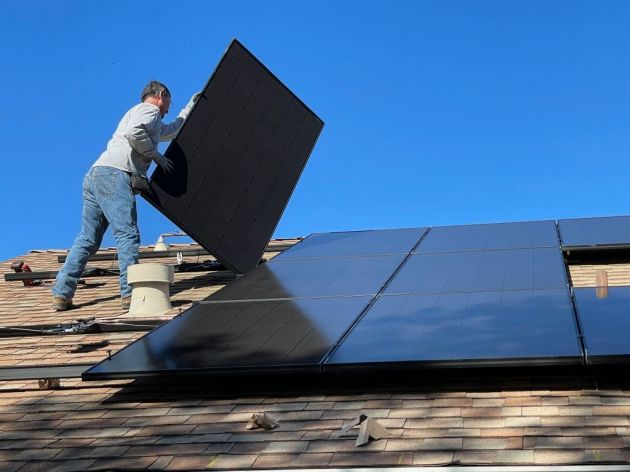 Studentskom centru Čačak potreban izvođač za izgradnju solarne elektrane na krovovima dva studentska doma