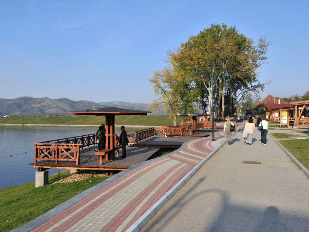Veliko Gradište traži projektanta za rekonstrukciju puteva i pešačko-biciklističke staze duž Srebrnog jezera