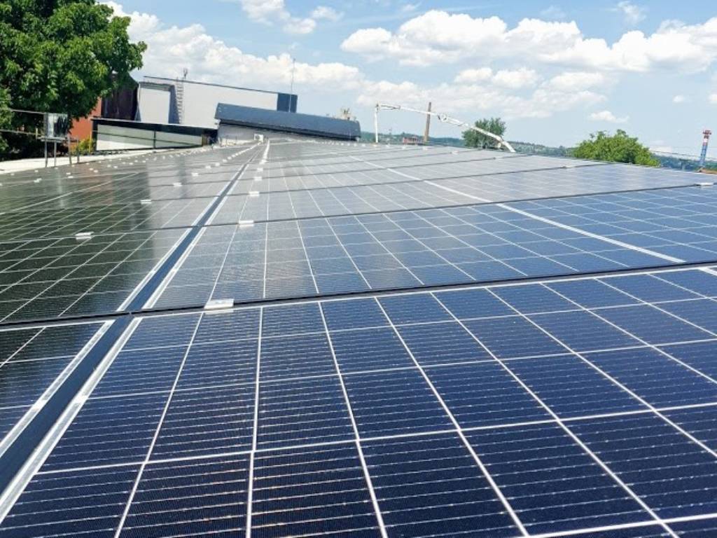 Da li novi Zakon o OIE najavljuje novu eru solarne energije u Srbiji?