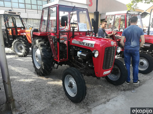 JKP Komunalac Vlasotince nabavlja traktor