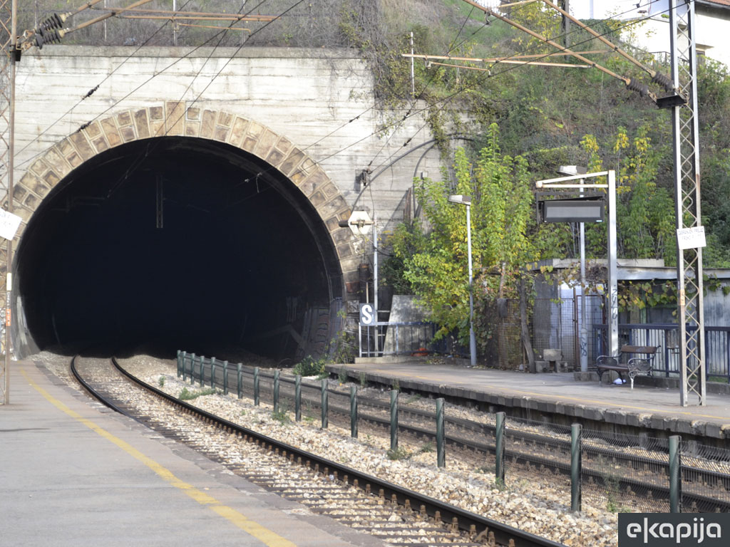 Potpisan ugovor za izgradnju 3,3 kilometra dugog tunela na pruzi Stalać - Đunis