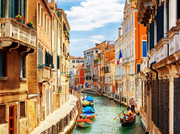 Zašto Venecija i Valensija uvode turističke takse?