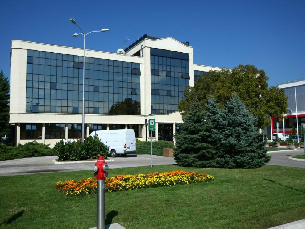 Verwaltungsgebäude der Philip Morris-Fabrik