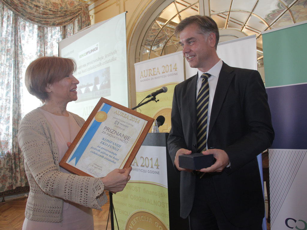 Ivanka Milenkovic receives the Aurea award