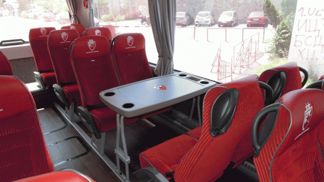 Brendirani, klupski autobus fudbalera Crvene zvezde