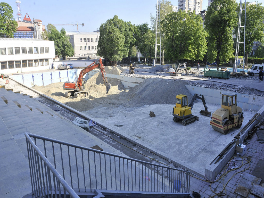 Rekonstrukcija otvorenog bazena na Taćmajdanu