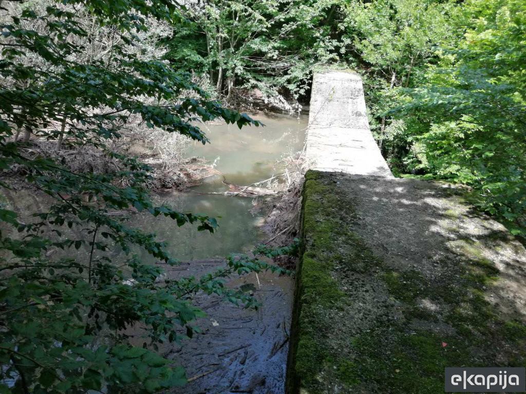 Popunjena mala brana kod mesta Borač