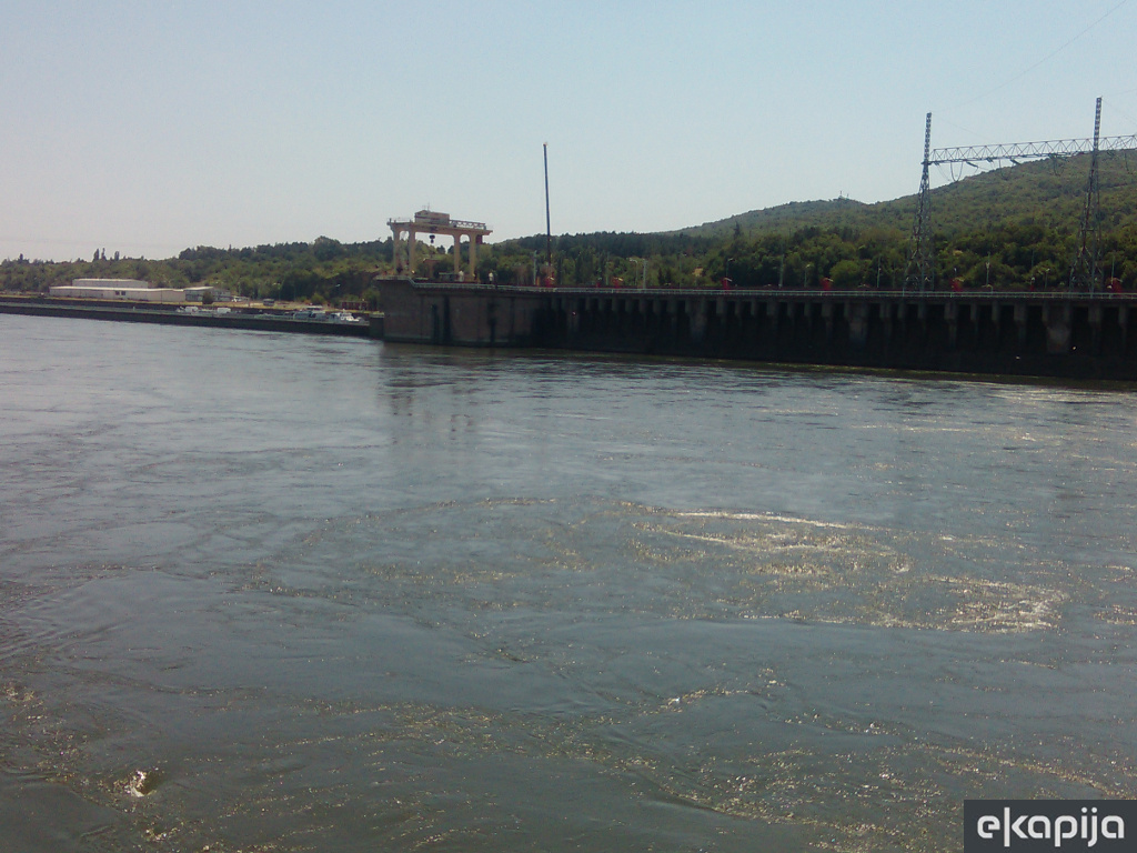 Brodska prevodnica na Đerdapu - migratorni put jesetri presečen izgradnjom brana