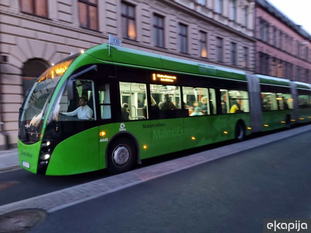 Električni Van Hool kombinuje prednosti autobusa i tramvaja