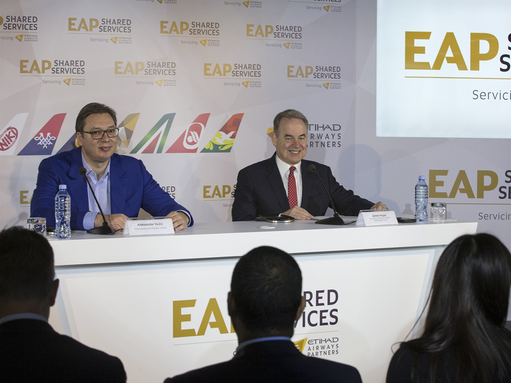 Aleksandar Vucic und James Hogan, Generaldirektor von Etihad Airways an der Eröffnung des Shared Service Centers