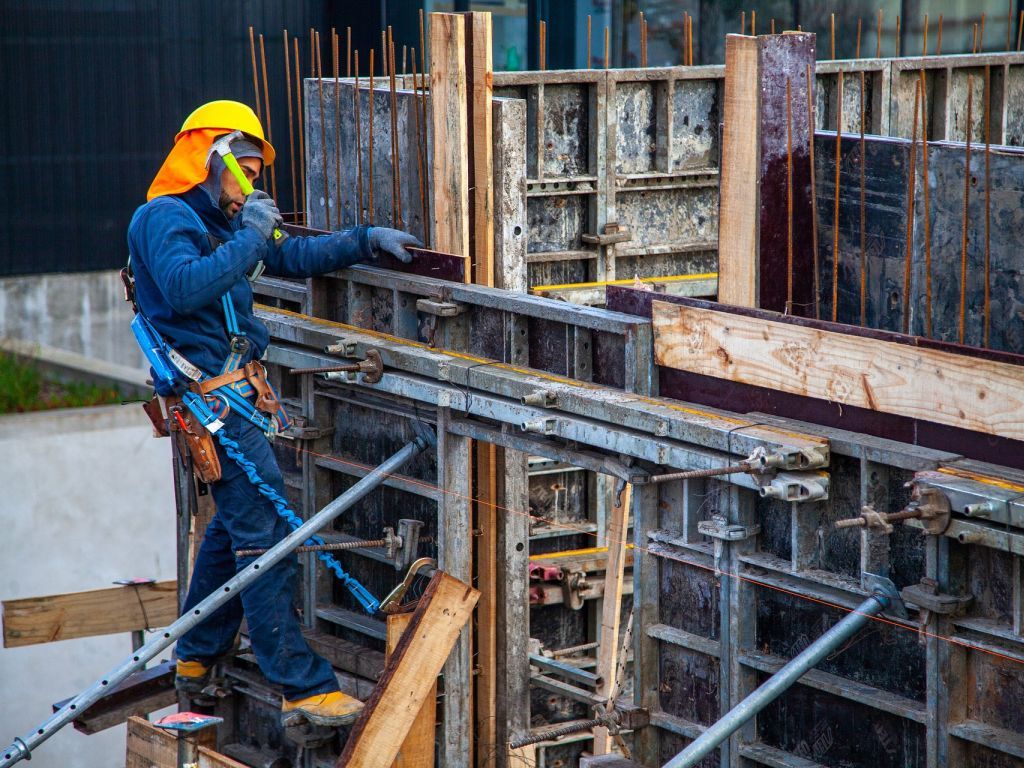 Najviše dozvola za rad stranaca predviđeno je za sektore građevinarstva i ugostiteljstva