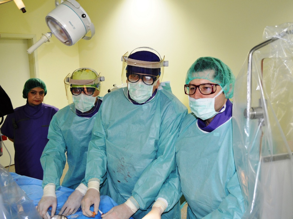 Doktor Huseinagić u operacionoj sali