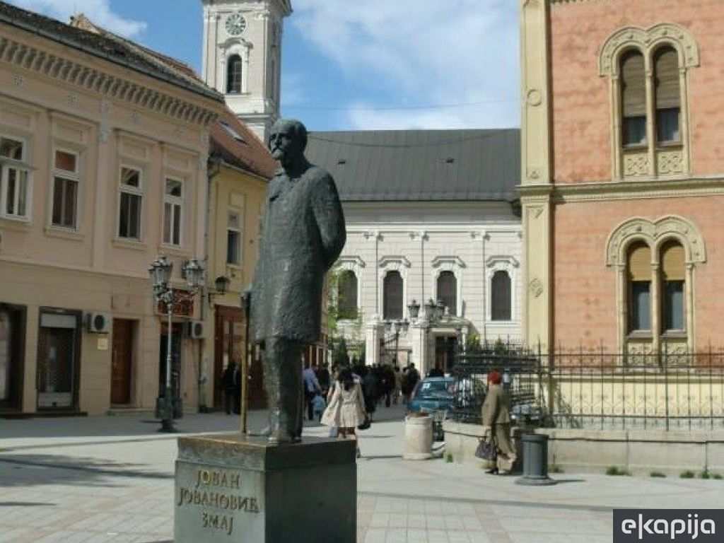 Spomenik čika Jovi Zmaju u Novom Sadu