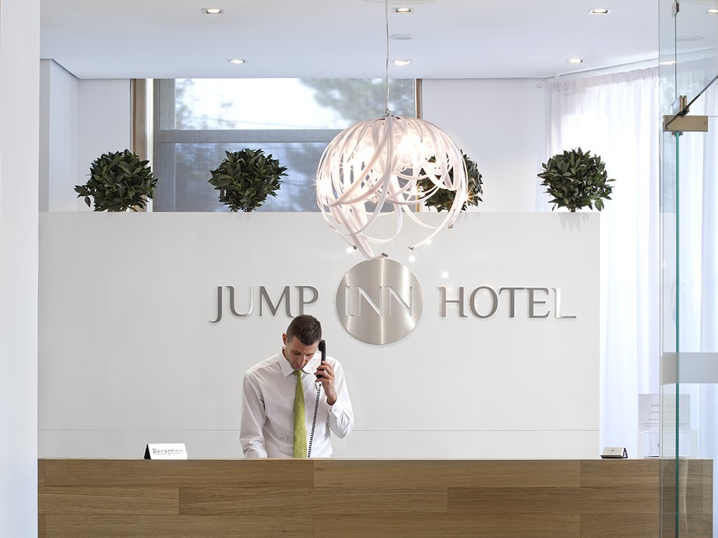 Recepcija hotela Jump Inn